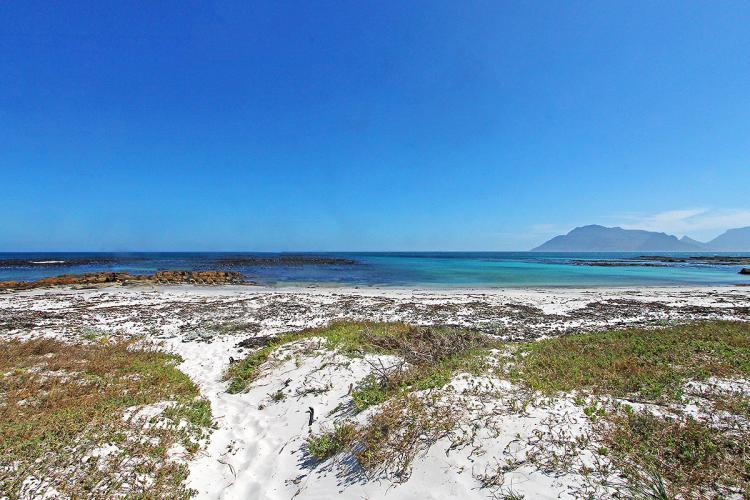 Photo 3 of Kommetjie Beach House accommodation in Kommetjie, Cape Town with 3 bedrooms and 3 bathrooms