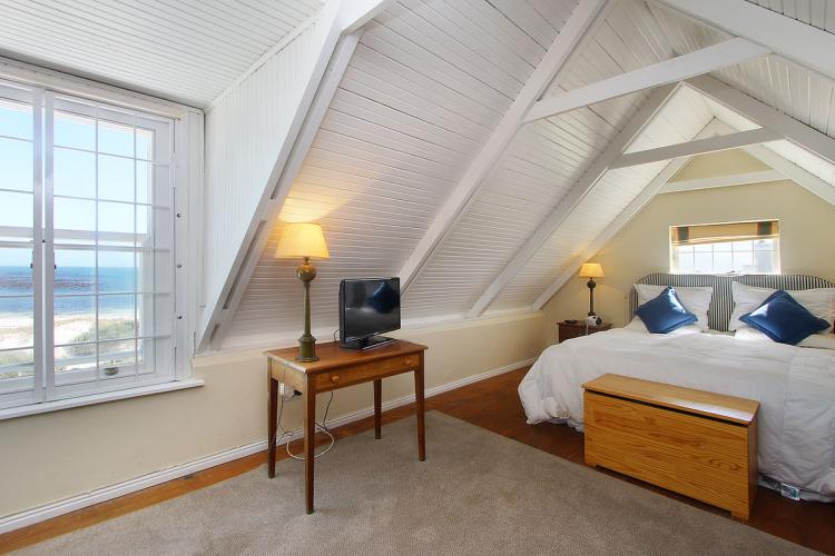 Photo 8 of Kommetjie Beach House accommodation in Kommetjie, Cape Town with 3 bedrooms and 3 bathrooms