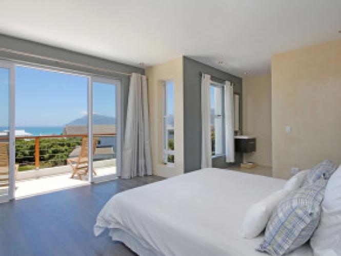 Photo 13 of Kommetjie Greenways accommodation in Kommetjie, Cape Town with 4 bedrooms and 4 bathrooms