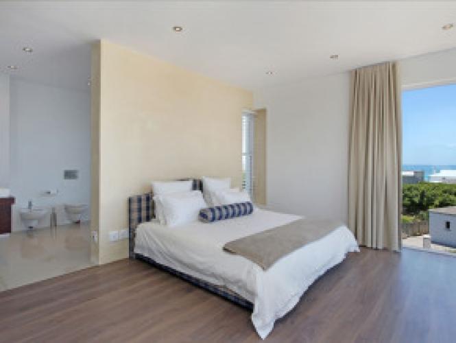 Photo 10 of Kommetjie Greenways accommodation in Kommetjie, Cape Town with 4 bedrooms and 4 bathrooms