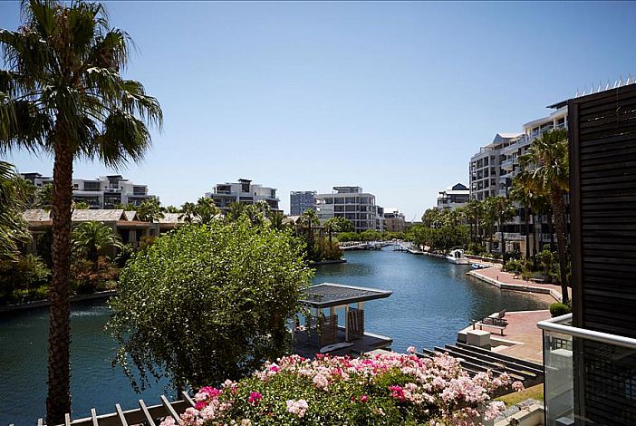Photo 6 of Kylemore 101 accommodation in V&A Waterfront, Cape Town with 2 bedrooms and 2 bathrooms