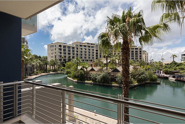 Photo 10 of Kylemore 110 accommodation in V&A Waterfront, Cape Town with 2 bedrooms and 2 bathrooms