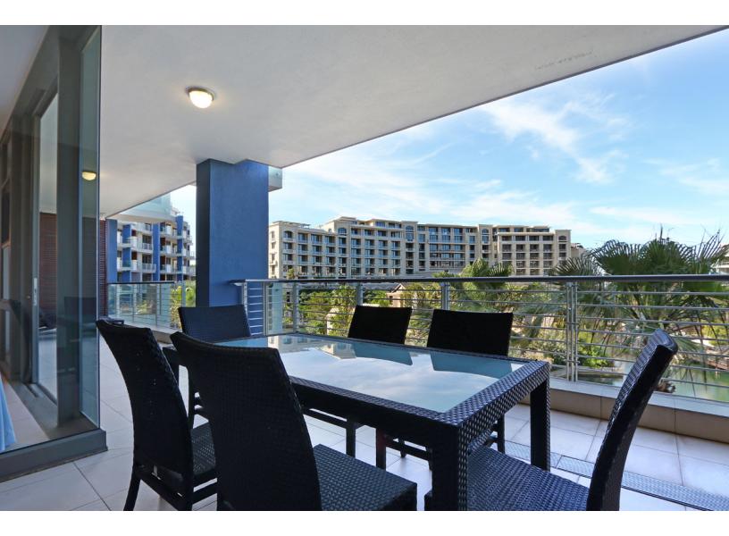 Photo 12 of Kylemore 210 accommodation in V&A Waterfront, Cape Town with 2 bedrooms and 2 bathrooms