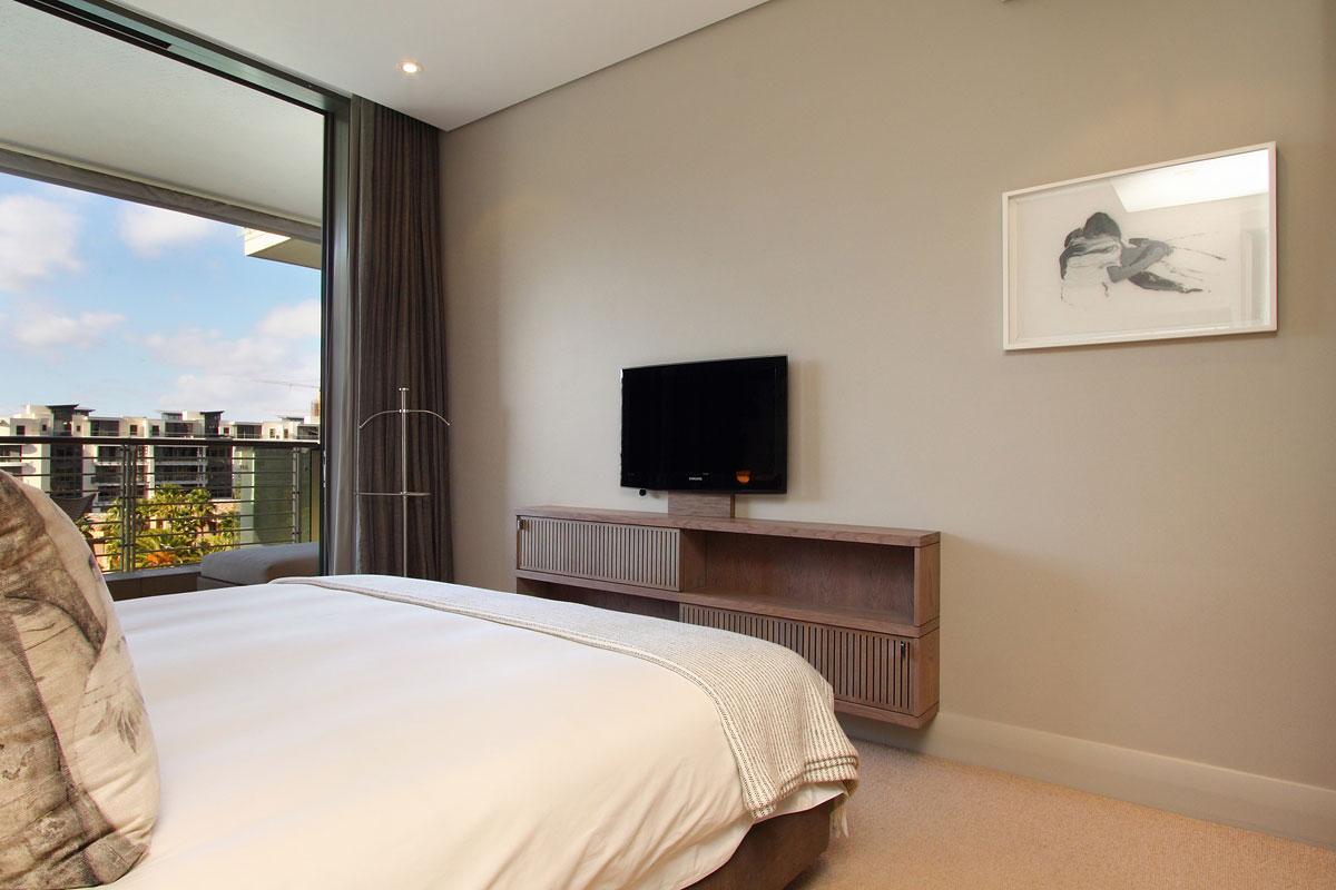 Photo 7 of Kylemore 409 accommodation in V&A Waterfront, Cape Town with 2 bedrooms and 2 bathrooms