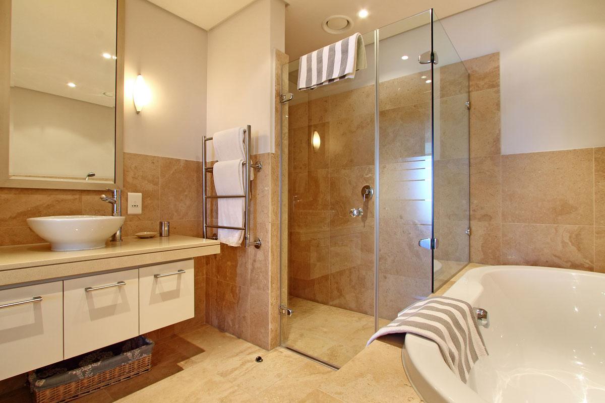 Photo 8 of Kylemore 409 accommodation in V&A Waterfront, Cape Town with 2 bedrooms and 2 bathrooms