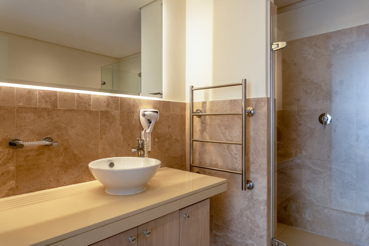 Photo 8 of Kylemore 501 accommodation in V&A Waterfront, Cape Town with 3 bedrooms and 3 bathrooms