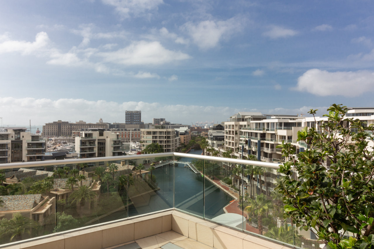 Photo 5 of Kylemore 701 accommodation in V&A Waterfront, Cape Town with 3 bedrooms and 3 bathrooms