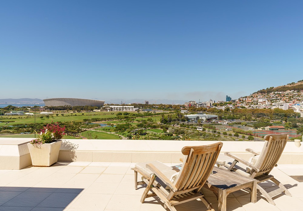 Photo 13 of La Rive Penthouse accommodation in Mouille Point, Cape Town with 4 bedrooms and 4 bathrooms