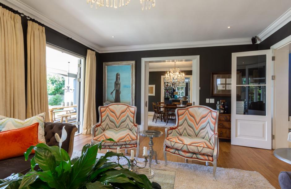 Photo 12 of Lanes End accommodation in Kenilworth, Cape Town with 4 bedrooms and 4 bathrooms
