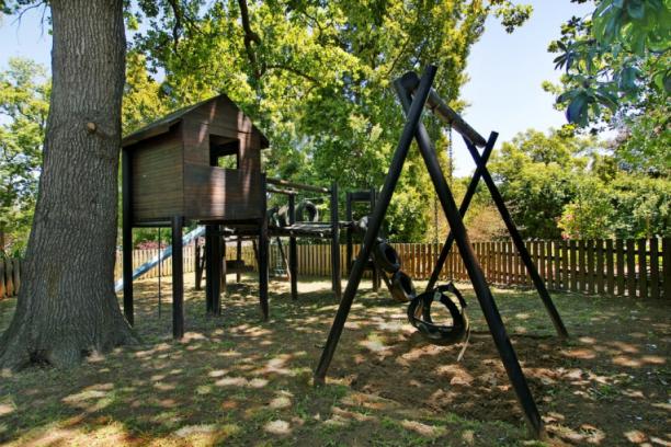 Photo 34 of Le Jardin Villa accommodation in Stellenbosch, Cape Town with 4 bedrooms and 4 bathrooms