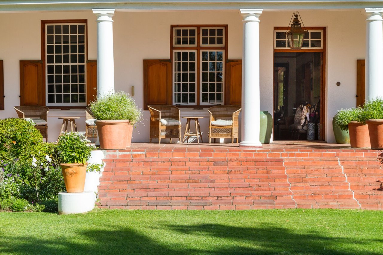 Photo 2 of Le Marais Villa accommodation in Constantia, Cape Town with 5 bedrooms and 5 bathrooms