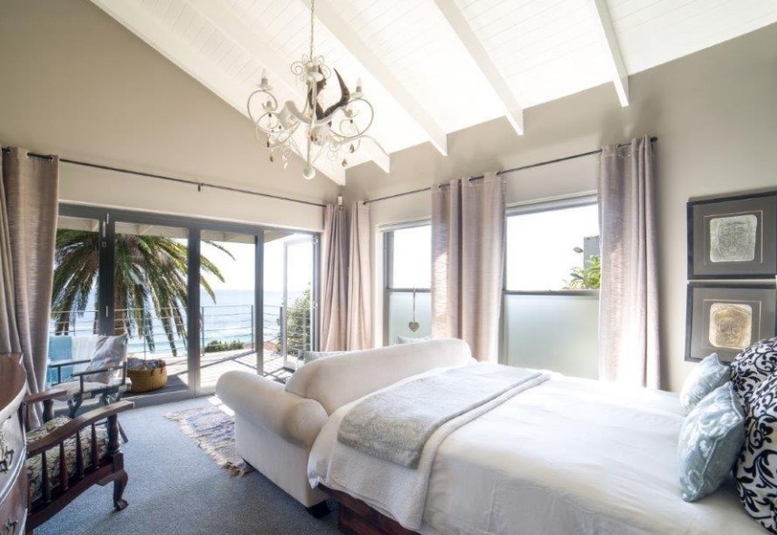 Photo 2 of Liermens Rd Llandadno accommodation in Llandudno, Cape Town with 4 bedrooms and 3.5 bathrooms