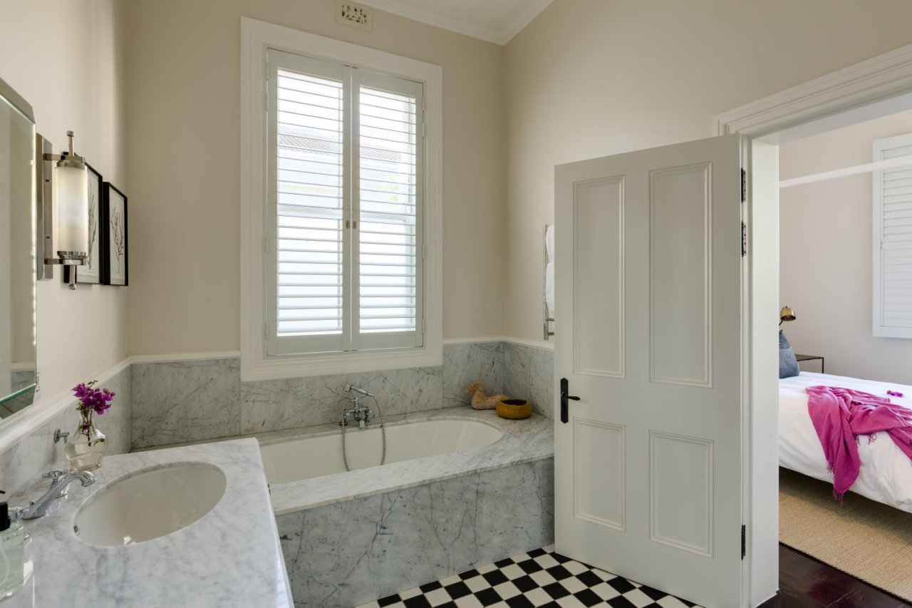 Photo 7 of Linda Vista accommodation in Camps Bay, Cape Town with 5 bedrooms and 5 bathrooms