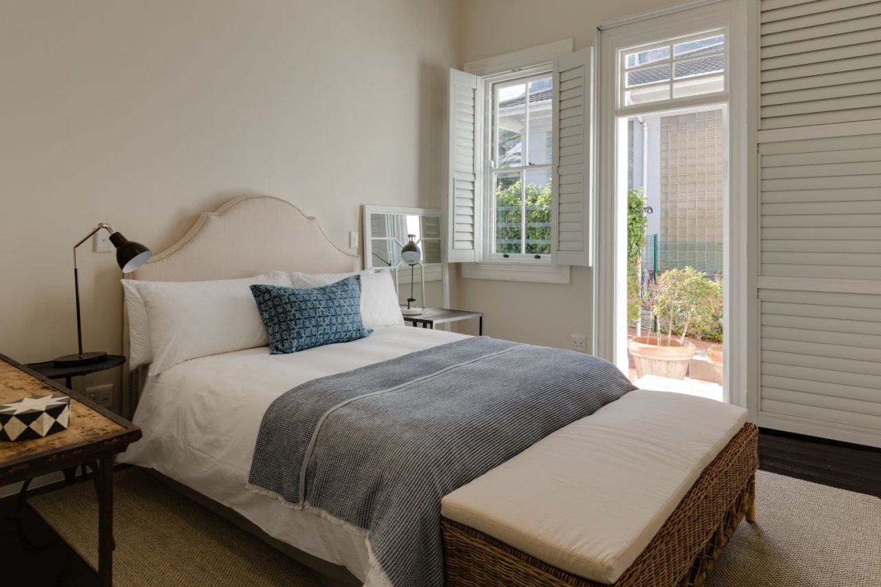 Photo 8 of Linda Vista accommodation in Camps Bay, Cape Town with 5 bedrooms and 5 bathrooms