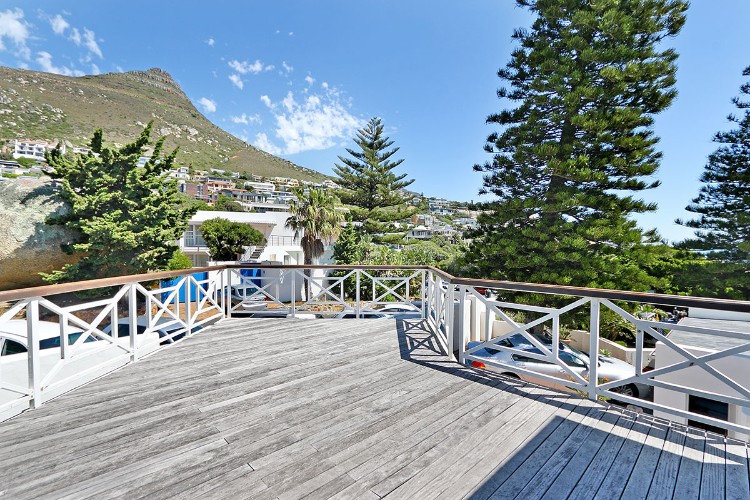 Photo 12 of Llandudno Breakers accommodation in Llandudno, Cape Town with 7 bedrooms and 7 bathrooms