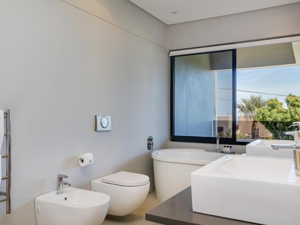 Photo 21 of Malindi accommodation in Camps Bay, Cape Town with 4 bedrooms and 4 bathrooms