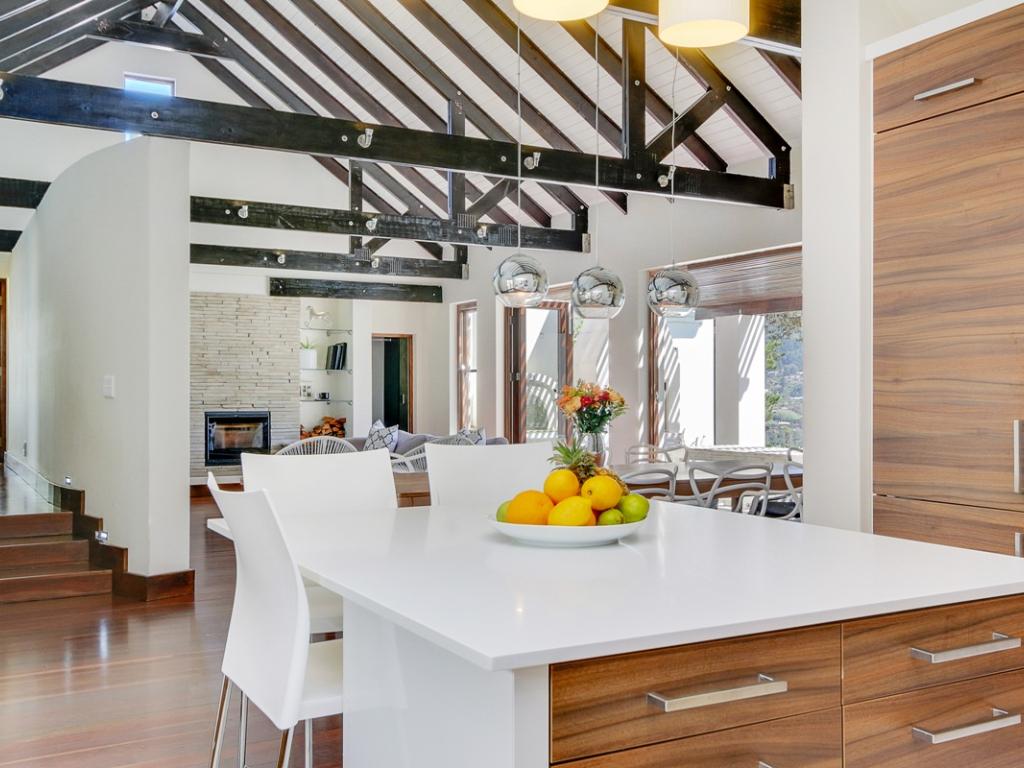 Photo 5 of Oakwood Lane accommodation in Hout Bay, Cape Town with 4 bedrooms and 3 bathrooms