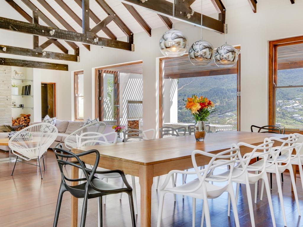 Photo 6 of Oakwood Lane accommodation in Hout Bay, Cape Town with 4 bedrooms and 3 bathrooms