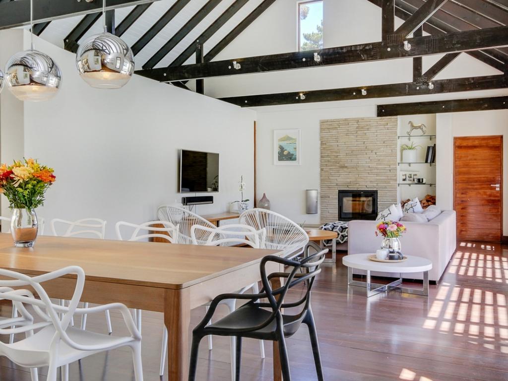 Photo 7 of Oakwood Lane accommodation in Hout Bay, Cape Town with 4 bedrooms and 3 bathrooms