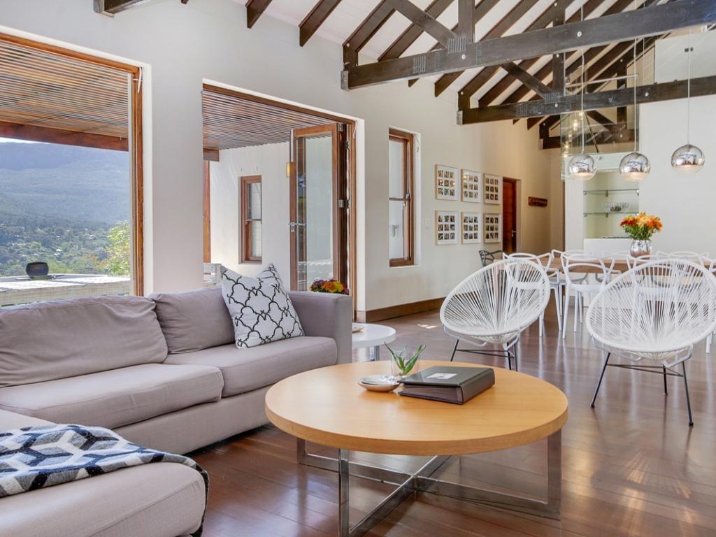 Photo 10 of Oakwood Lane accommodation in Hout Bay, Cape Town with 4 bedrooms and 3 bathrooms