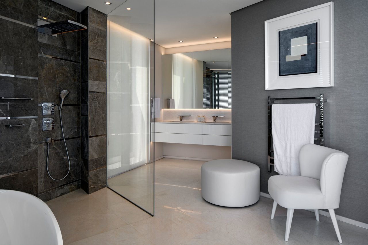Photo 17 of Ocean View accommodation in Bantry Bay, Cape Town with 5 bedrooms and 5 bathrooms