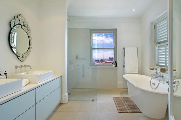 Photo 2 of Oranjezicht Villa accommodation in Oranjezicht, Cape Town with 4 bedrooms and 4 bathrooms