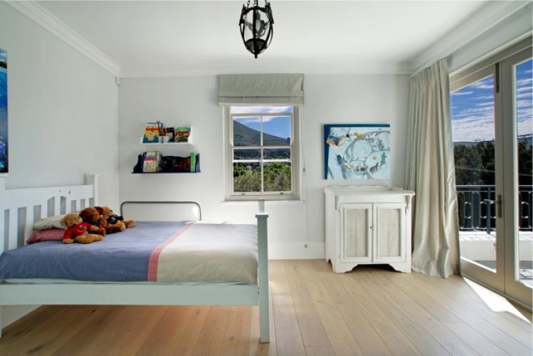 Photo 3 of Oranjezicht Villa accommodation in Oranjezicht, Cape Town with 4 bedrooms and 4 bathrooms