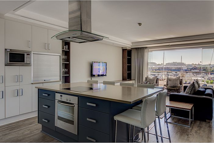 Photo 4 of Paregon 205 accommodation in V&A Waterfront, Cape Town with 3 bedrooms and 2 bathrooms