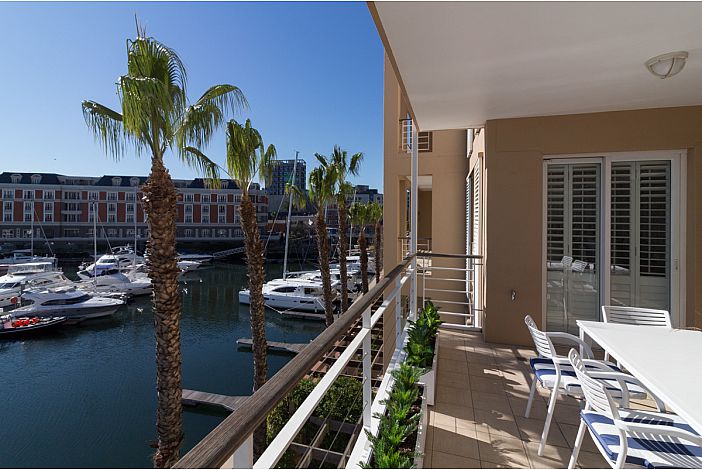 Photo 7 of Paregon 205 accommodation in V&A Waterfront, Cape Town with 3 bedrooms and 2 bathrooms