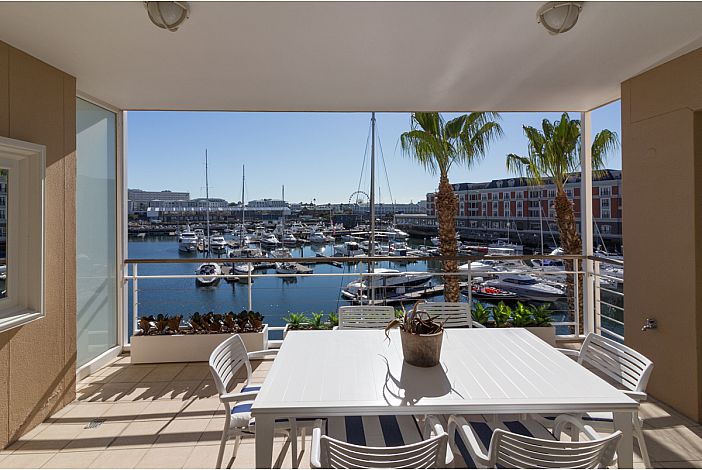 Photo 8 of Paregon 205 accommodation in V&A Waterfront, Cape Town with 3 bedrooms and 2 bathrooms