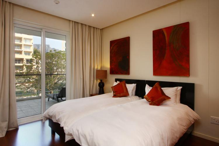 Photo 12 of Parergon 102 accommodation in V&A Waterfront, Cape Town with 2 bedrooms and 2 bathrooms