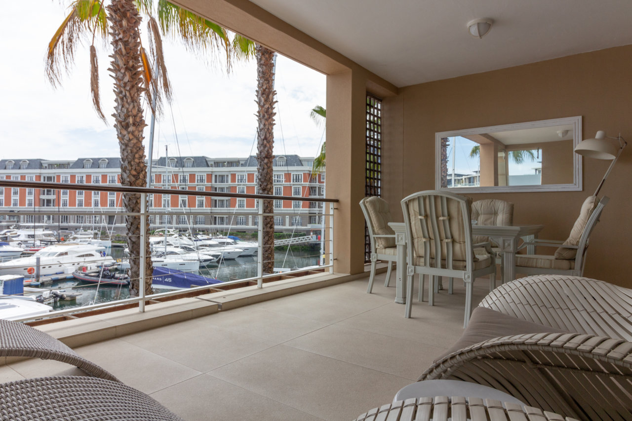 Photo 16 of Parergon 104 accommodation in V&A Waterfront, Cape Town with 1 bedrooms and 1 bathrooms