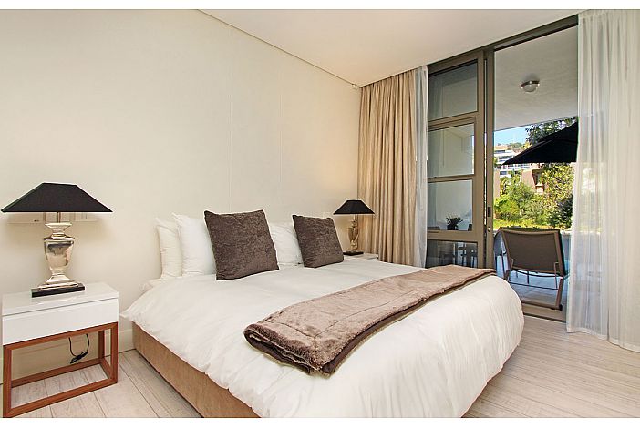 Photo 13 of Pembroke 009 accommodation in V&A Waterfront, Cape Town with 1 bedrooms and 1 bathrooms