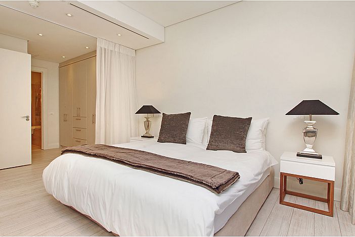 Photo 15 of Pembroke 009 accommodation in V&A Waterfront, Cape Town with 1 bedrooms and 1 bathrooms