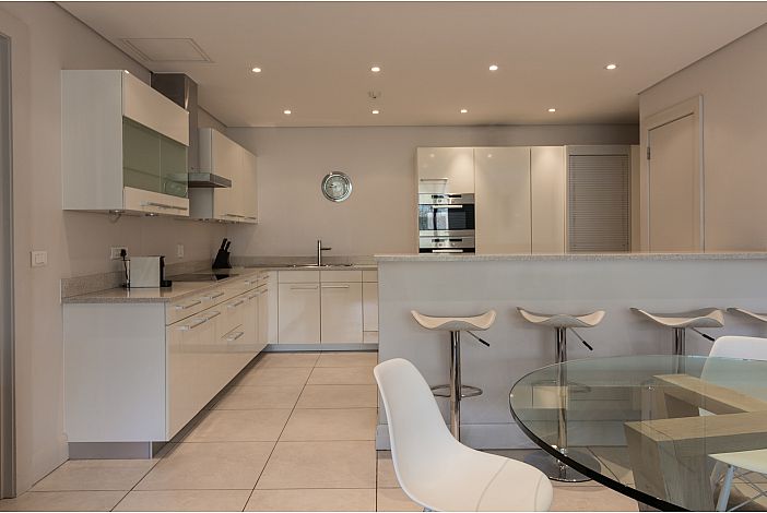 Photo 13 of Pembroke 107 accommodation in V&A Waterfront, Cape Town with 1 bedrooms and 1 bathrooms