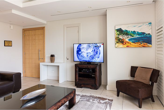 Photo 15 of Pembroke 107 accommodation in V&A Waterfront, Cape Town with 1 bedrooms and 1 bathrooms