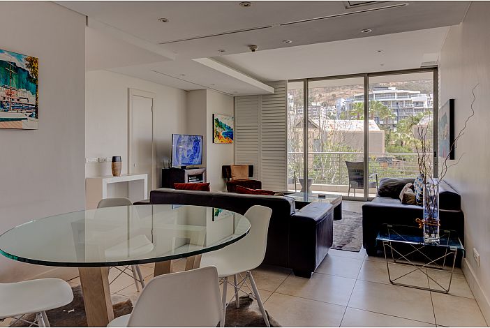 Photo 6 of Pembroke 107 accommodation in V&A Waterfront, Cape Town with 1 bedrooms and 1 bathrooms