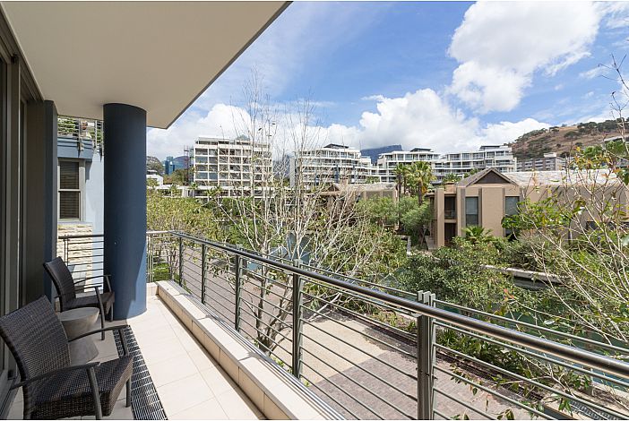 Photo 7 of Pembroke 107 accommodation in V&A Waterfront, Cape Town with 1 bedrooms and 1 bathrooms