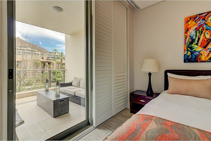 Photo 10 of Pembroke 107 accommodation in V&A Waterfront, Cape Town with 1 bedrooms and 1 bathrooms