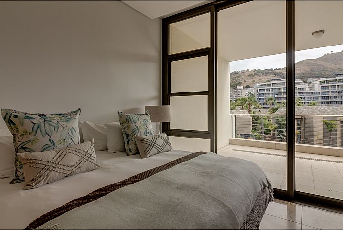 Photo 7 of Pembroke 203 accommodation in V&A Waterfront, Cape Town with 3 bedrooms and 3 bathrooms