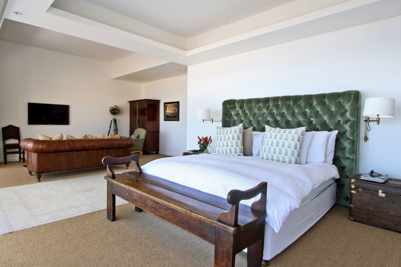 Photo 13 of Ravine Terraces accommodation in Bantry Bay, Cape Town with 4 bedrooms and 4 bathrooms