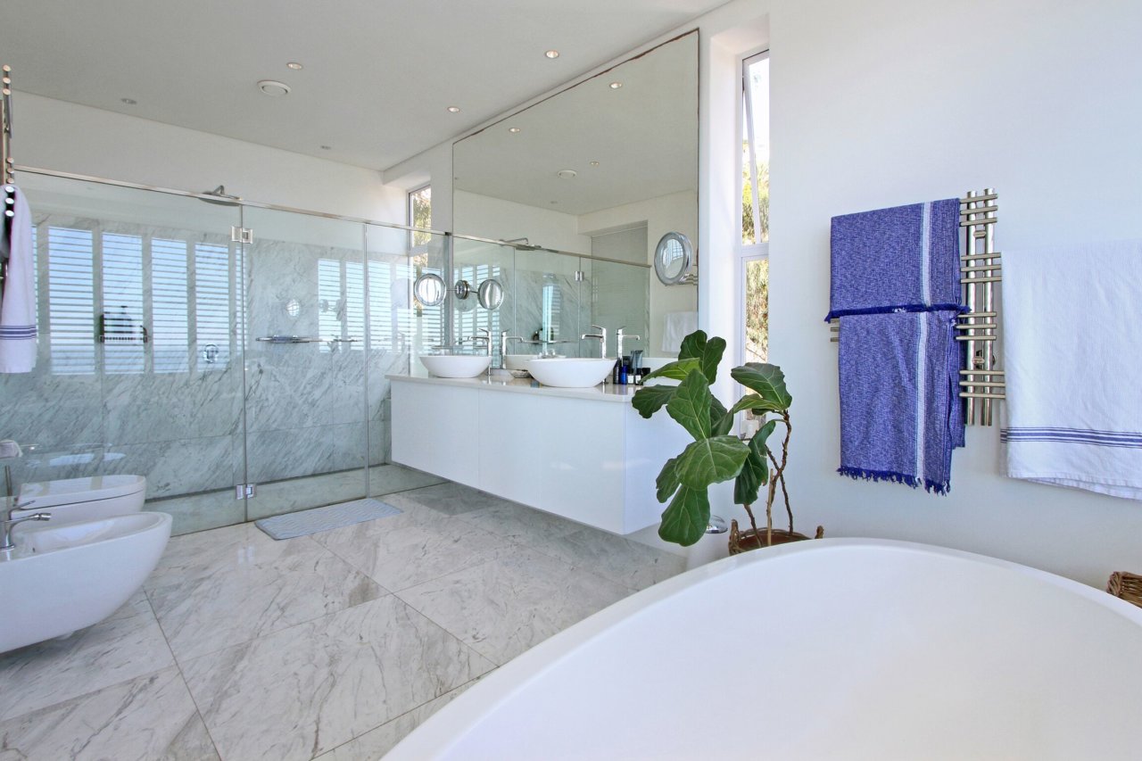 Photo 15 of Ravine Terraces accommodation in Bantry Bay, Cape Town with 4 bedrooms and 4 bathrooms