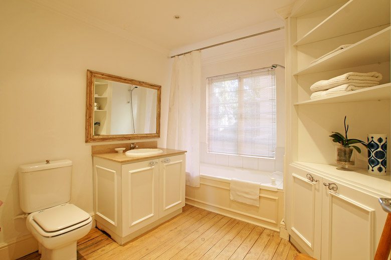 Photo 16 of San Michele accommodation in Bantry Bay, Cape Town with 3 bedrooms and 2 bathrooms