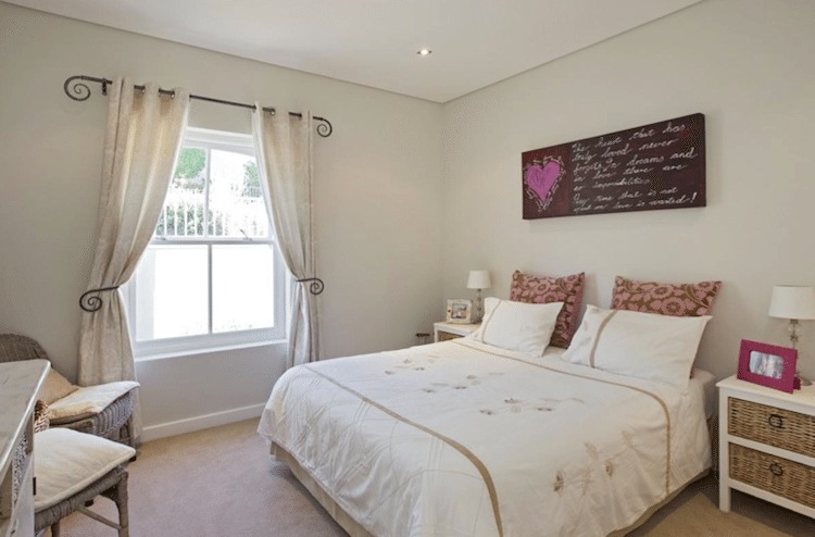 Photo 11 of Sapphire End accommodation in Noordhoek, Cape Town with 5 bedrooms and 3.5 bathrooms
