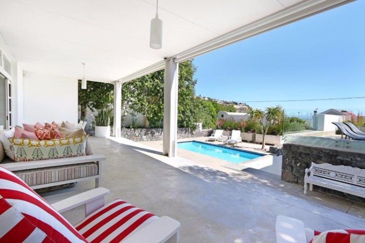 Photo 2 of Sea-esta accommodation in Llandudno, Cape Town with 4 bedrooms and 3 bathrooms