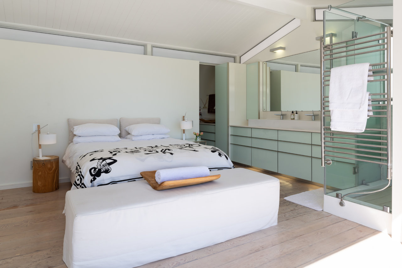 Photo 3 of Sea Haven Bungalow accommodation in Clifton, Cape Town with 3 bedrooms and 3 bathrooms