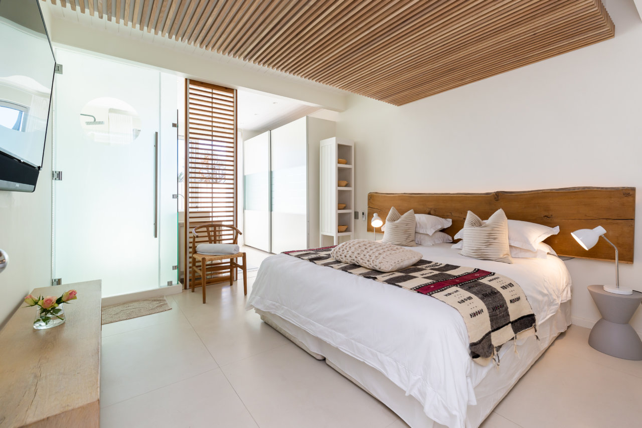 Photo 7 of Sea Haven Bungalow accommodation in Clifton, Cape Town with 3 bedrooms and 3 bathrooms
