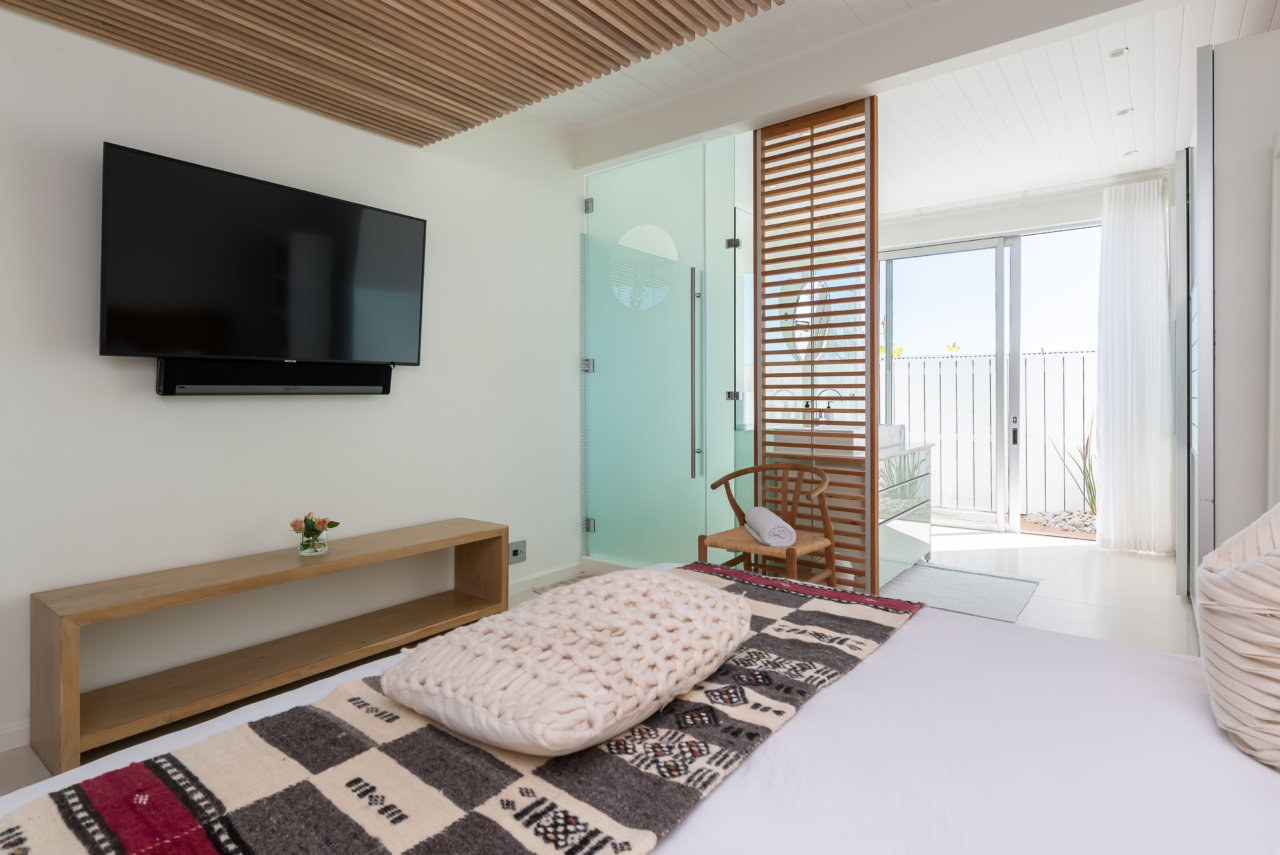 Photo 9 of Sea Haven Bungalow accommodation in Clifton, Cape Town with 3 bedrooms and 3 bathrooms