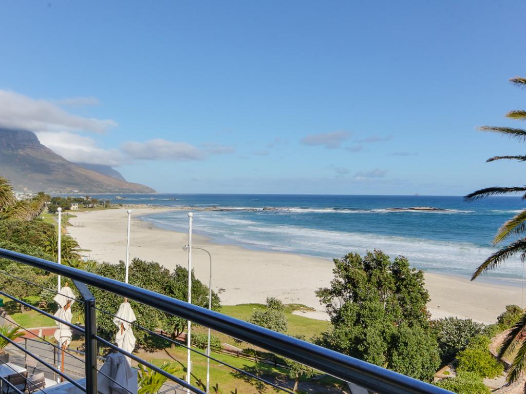 Photo 1 of Seasons Find The Bay accommodation in Camps Bay, Cape Town with 1 bedrooms and 1 bathrooms