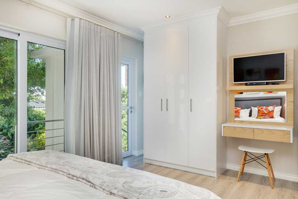 Photo 6 of Silvertide Apartment accommodation in Camps Bay, Cape Town with 2 bedrooms and 2 bathrooms